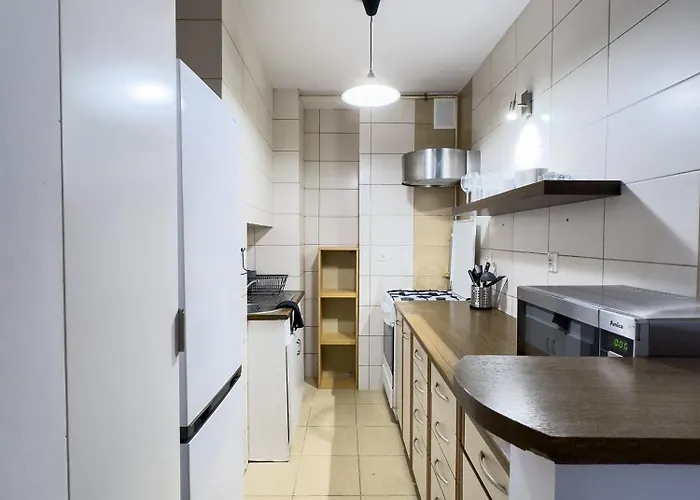 شقة Golden Times Szopy 3 *